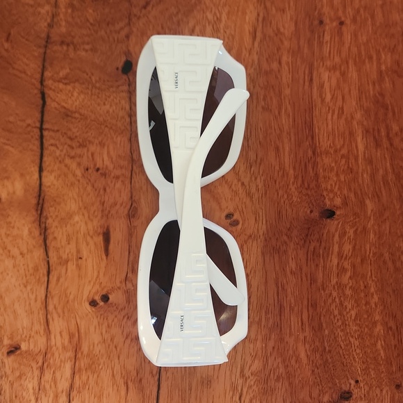 Vintage Y2K Versace Model 4049 Sunglasses - Picture 3 of 9